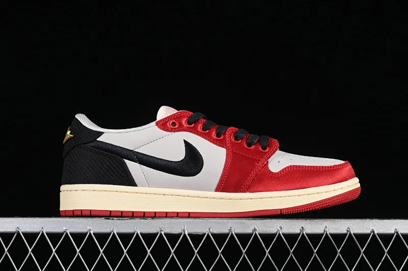 All categories Air Jordan Jordan series basketball shoes Air Jordan 1 Low G version pure original Trophy Room x Jordan 1 Low OG "Away" AJ1 Joe 1 Jordan's son low-top cultural casual sneakers FN0432-100